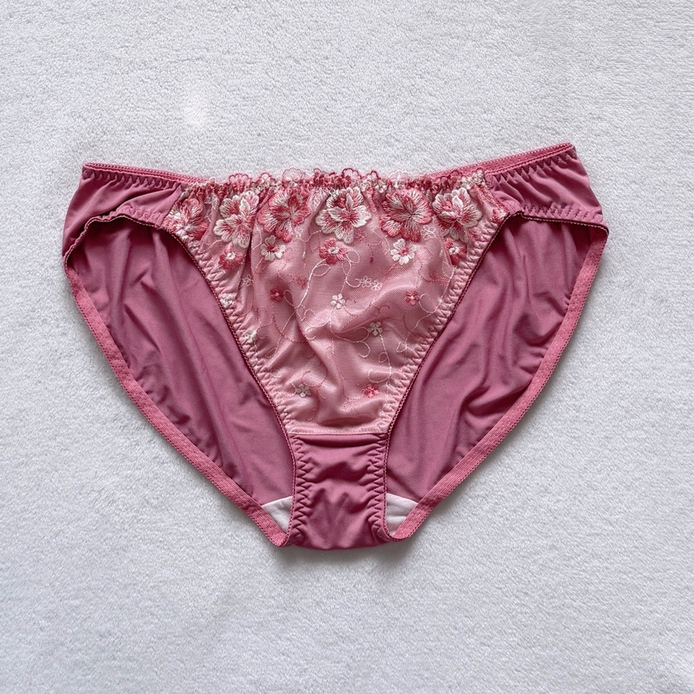 US-XL/JP-5L Japanese Brand Classic Floral Embroidery Panties Soft Raspberry Pink